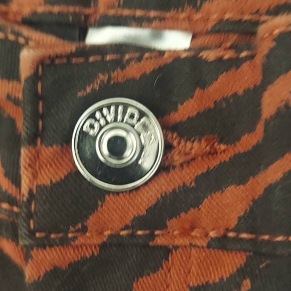 H & M DIVIDED Zebra Print Super Skinny Ankle Jeans - Picture 5 of 9